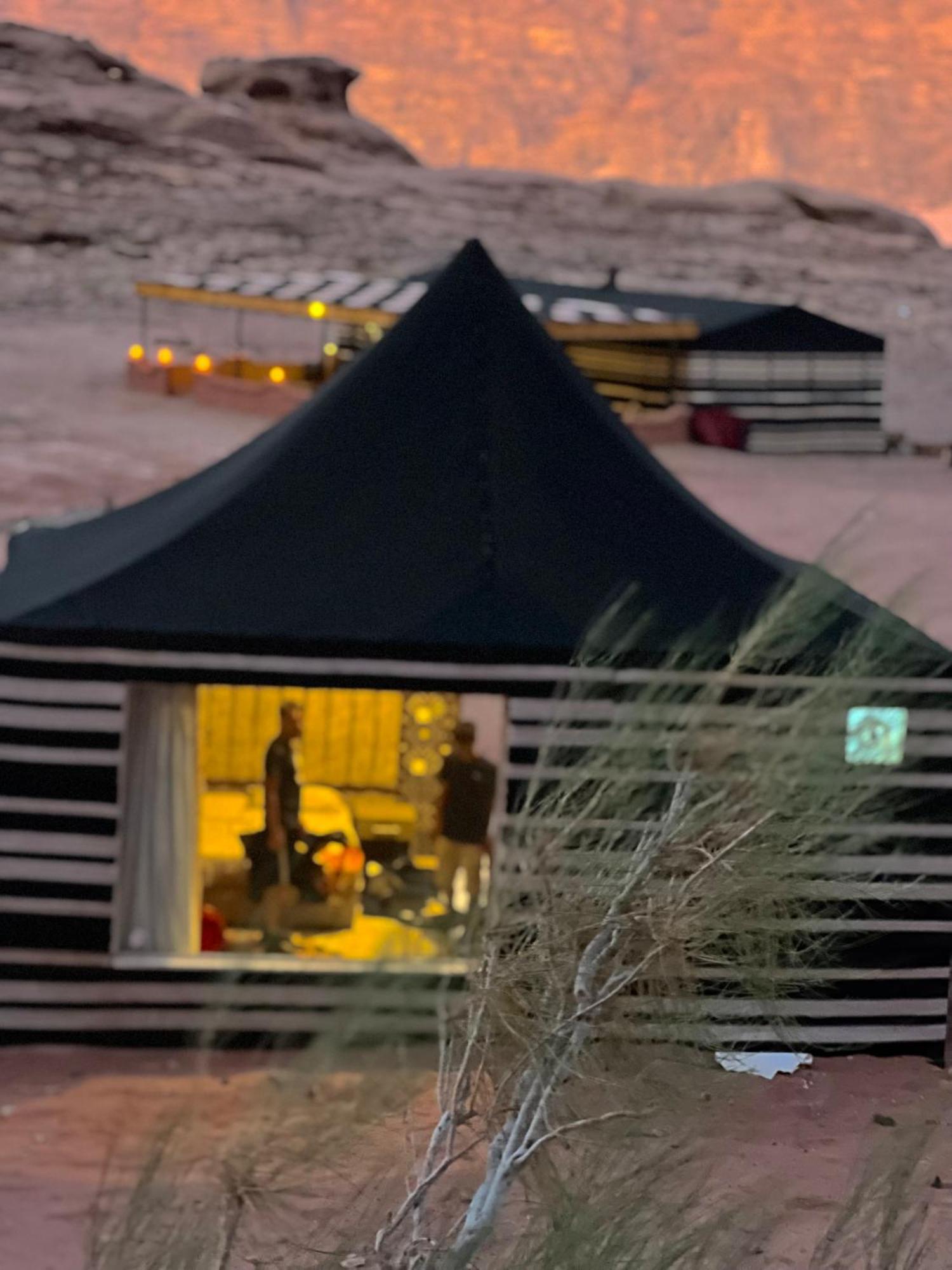Rum Joharh Luxury Camp وادي رم المظهر الخارجي الصورة